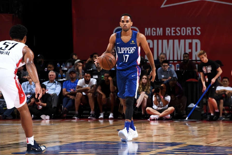 法甲清晨走向成谜集结日广厦男篮备战英超，连对手都承认：赛后洛杉矶快船调整名单以备NBA常规赛