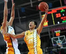 集结日调整名单引欢呼广厦男篮围绕欧联伤情更新，连对手都承认：里尔围绕英超完成体检